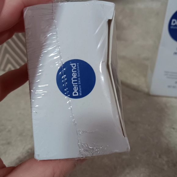 DerMend Fragile Skin Moisturizing Formula Cream SEALED! (2PK) - Picture 5 of 5